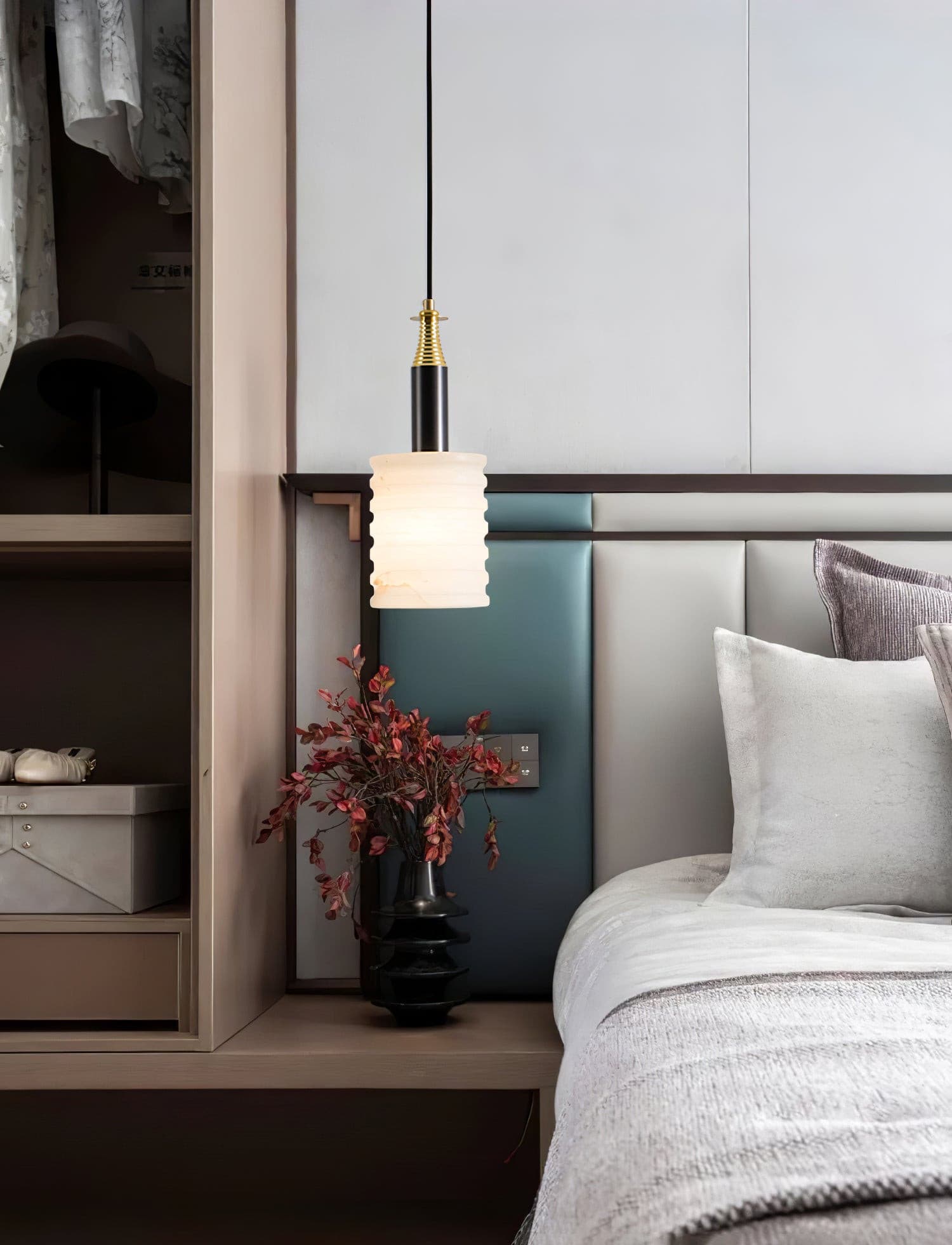 Alabaster Pendant Lamp - Lumpaz