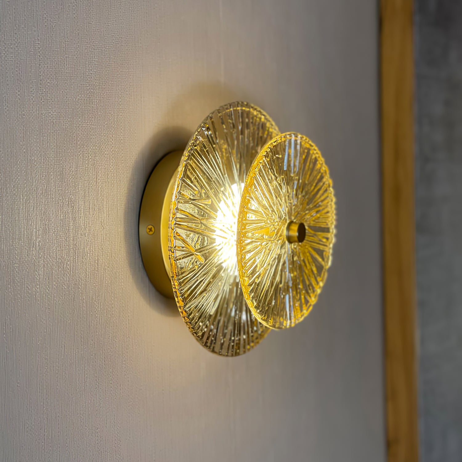 Round Crystal Wall Lamp - Lumpaz