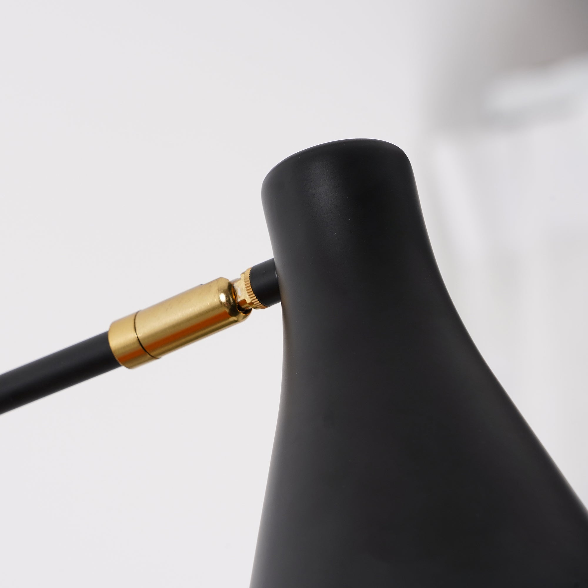Jameson Adjustable Wall Lamp - Lumpaz
