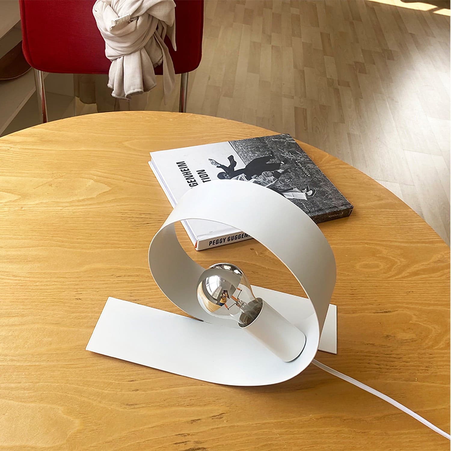 Looping Table Lamp - Lumpaz