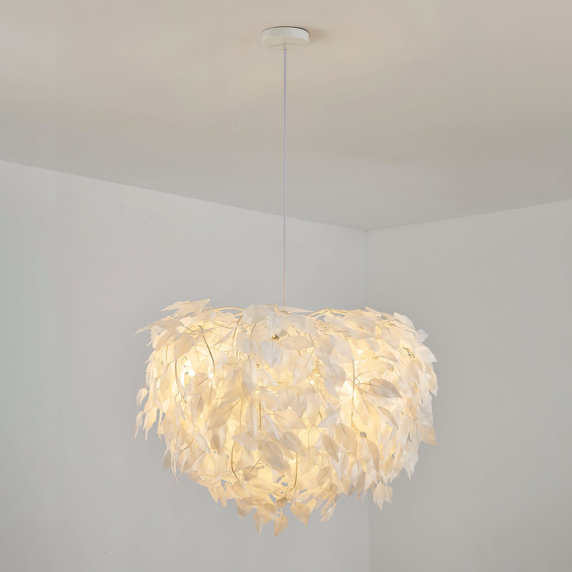 Plastic Leaves Pendant Lamp - Lumpaz