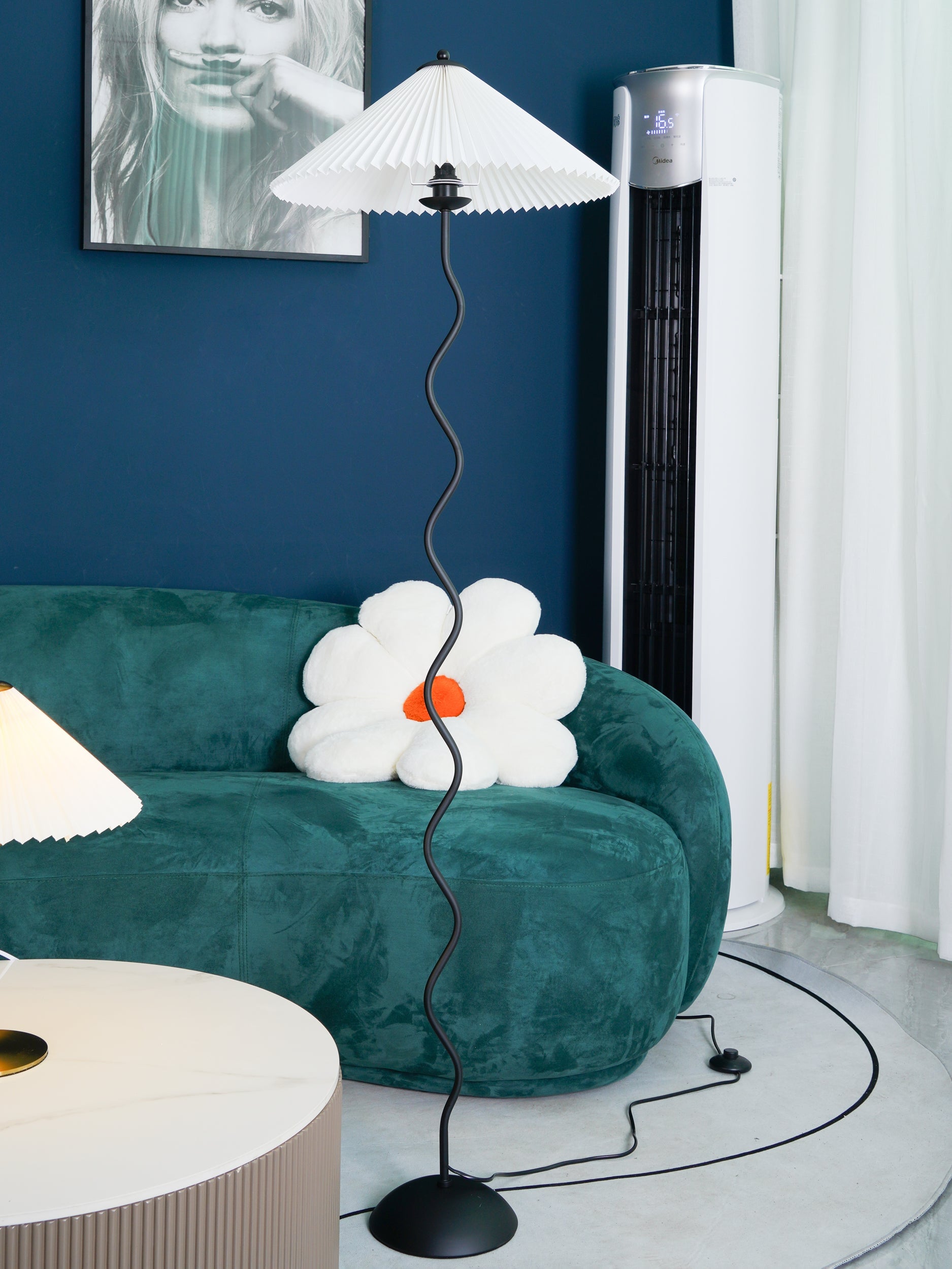 Wiggly Pleated Floor Lamp - Lumpaz