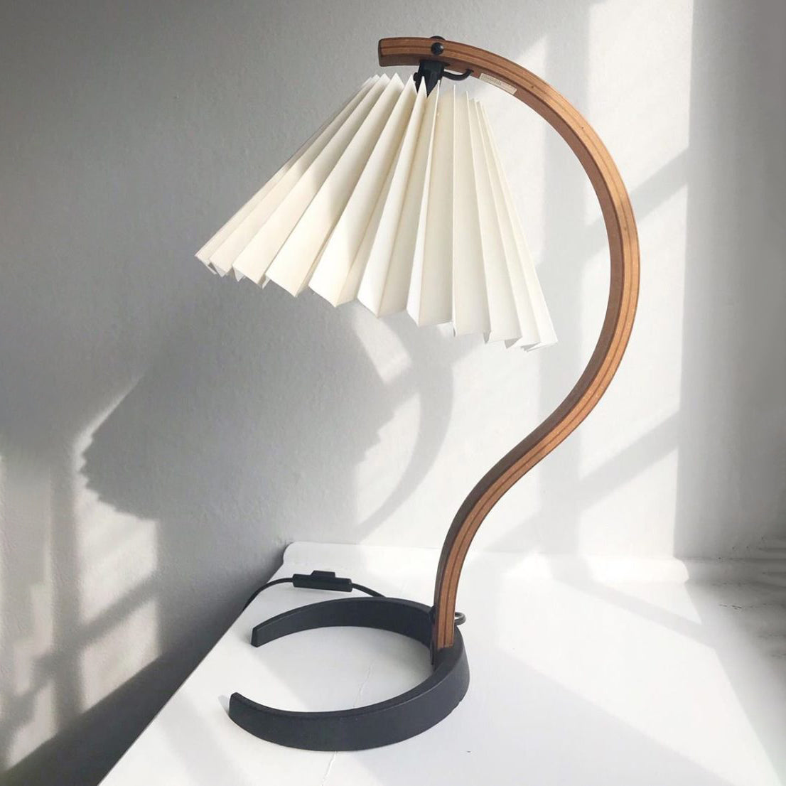 Caprani Wooden Table Lamp - Lumpaz