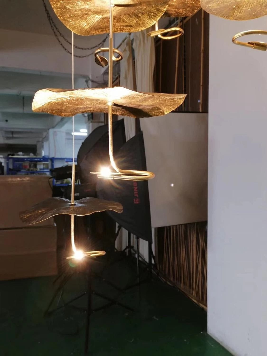 Lotus Leaf Chandelier - Lumpaz