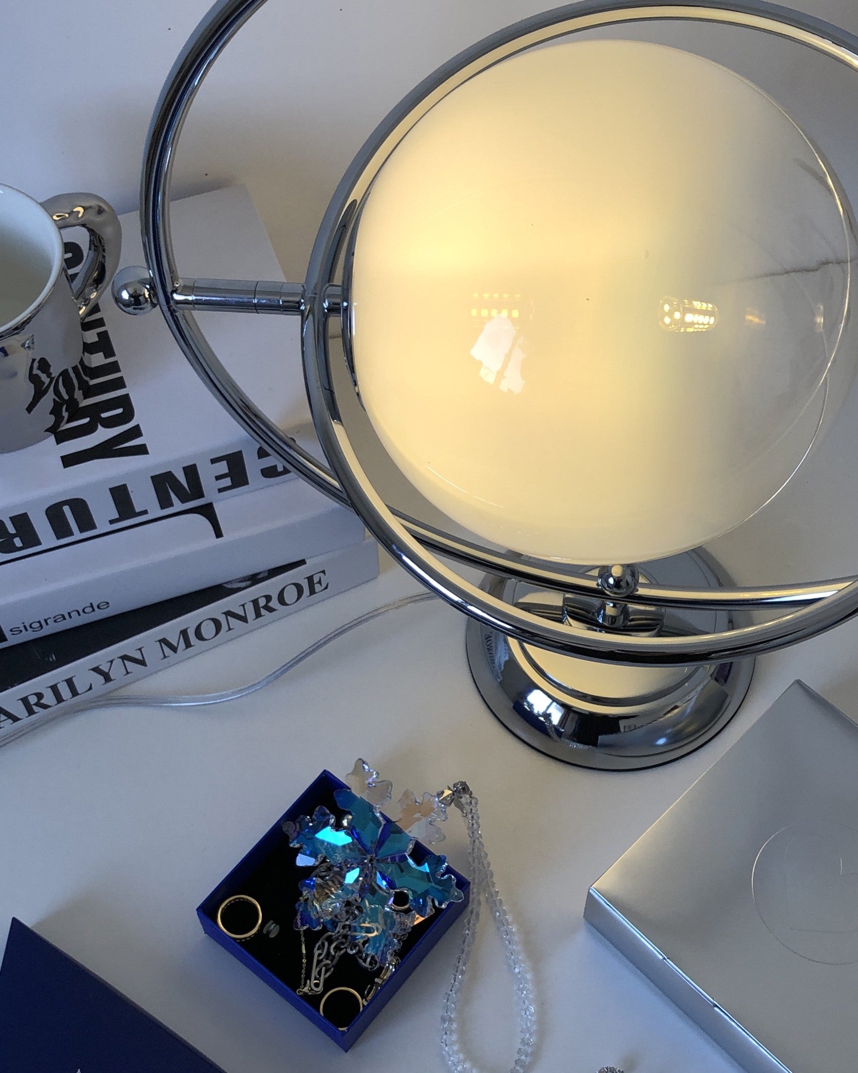 Planet Table Lamp - Lumpaz