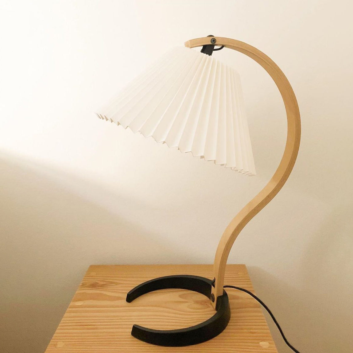 Caprani Wooden Table Lamp - Lumpaz