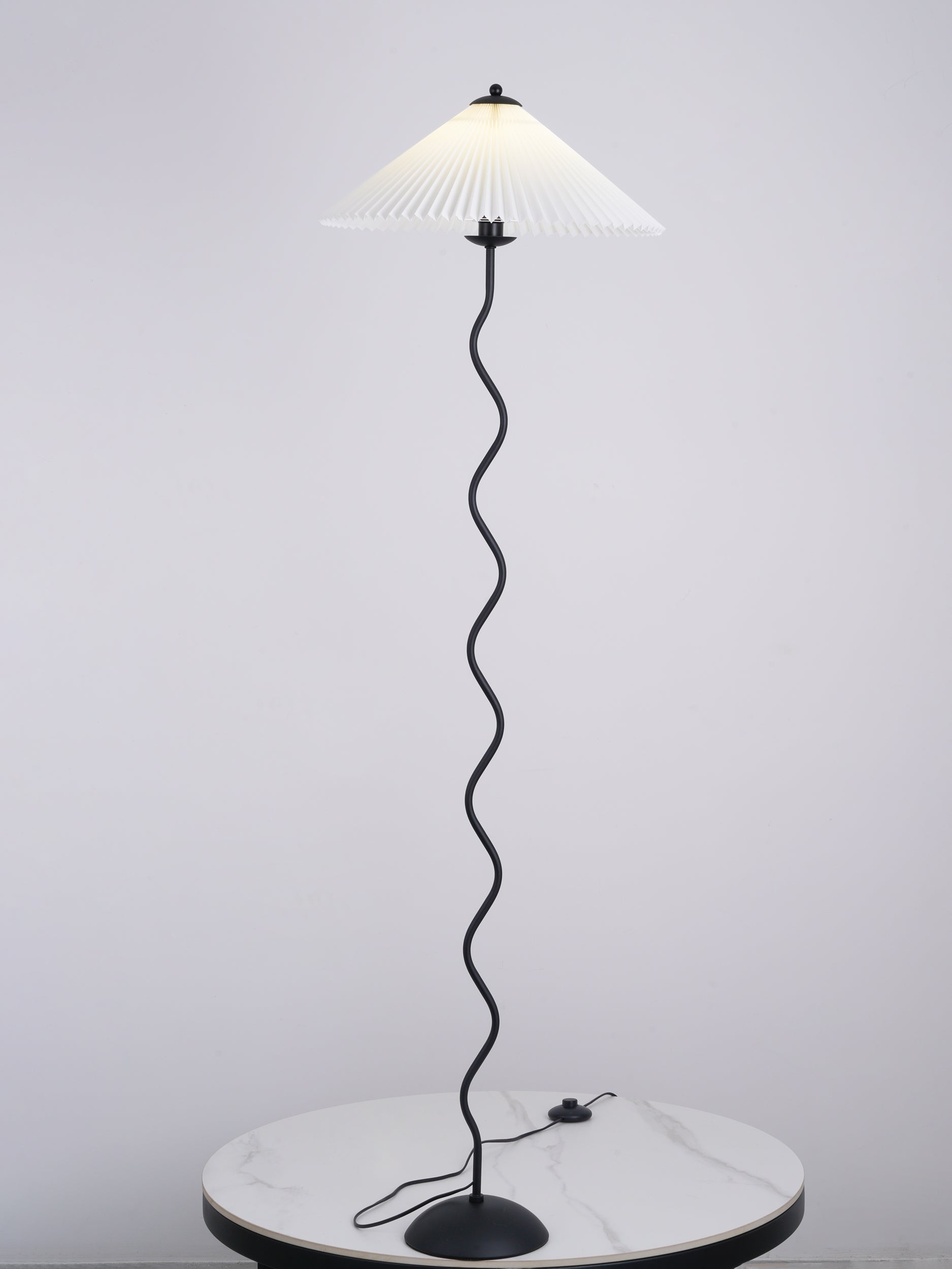 Wiggly Pleated Floor Lamp - Lumpaz