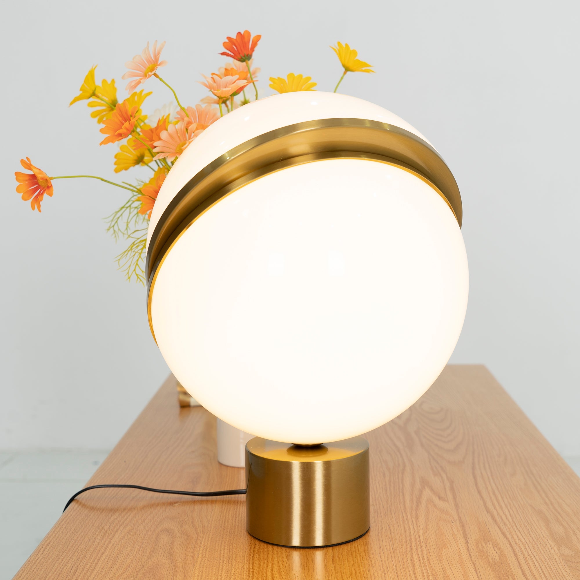 Crescent Table Light - Lumpaz