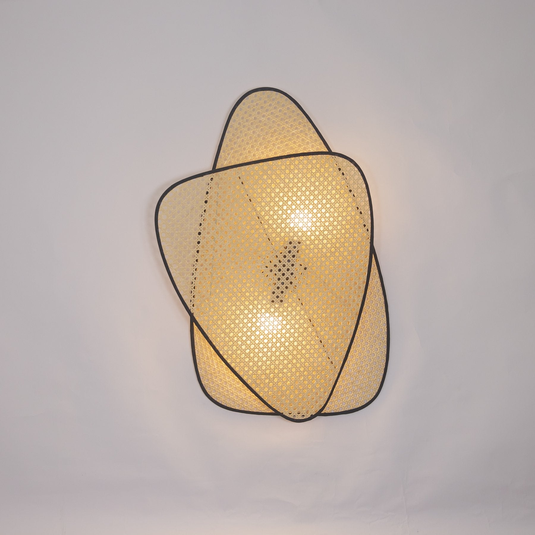 Screen Cannage Wall Lamp - Lumpaz