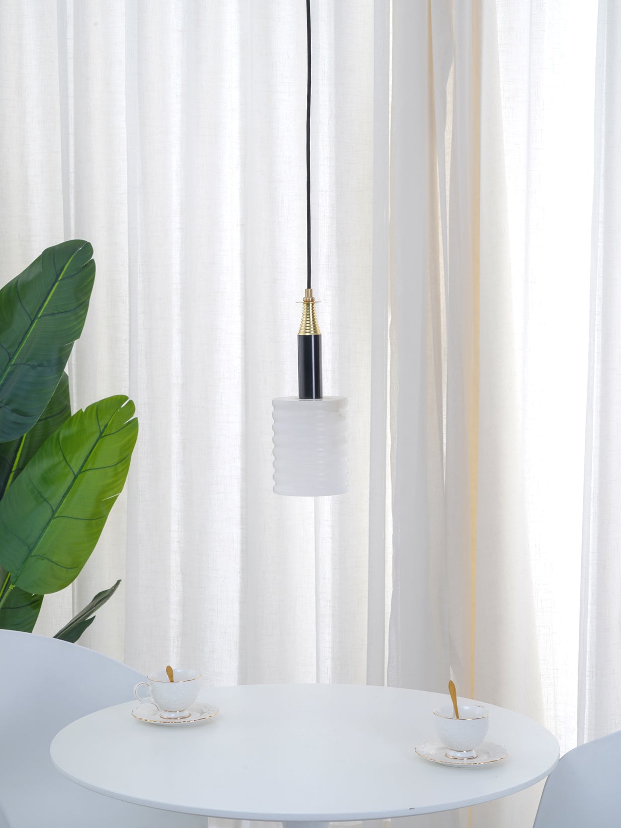 Alabaster Pendant Lamp - Lumpaz