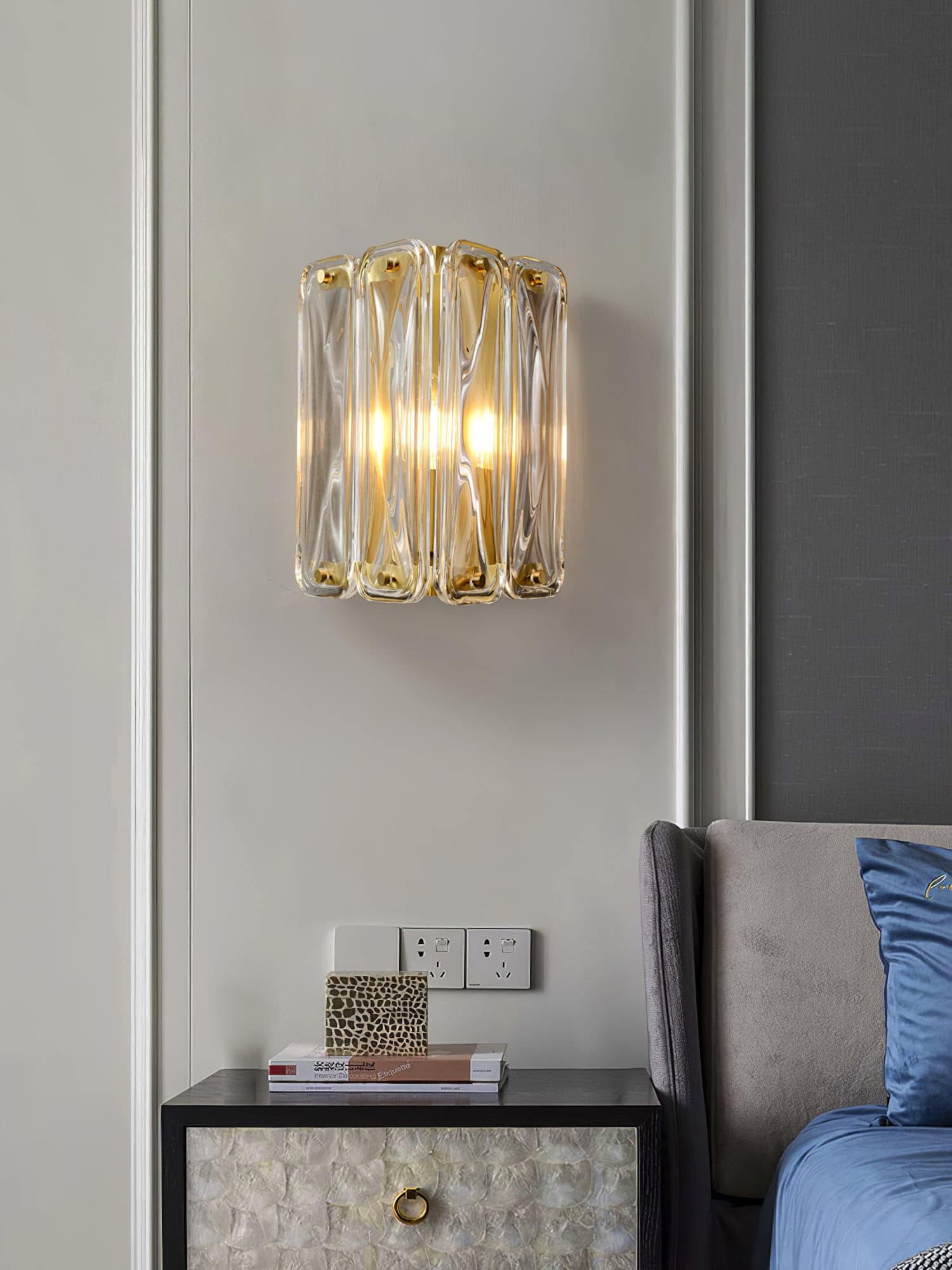 Triangular Glass Wall Light - Lumpaz