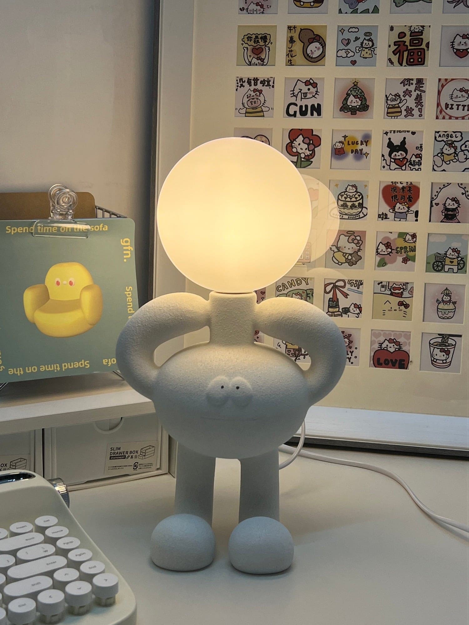 Resin Robot Table Lamp - Lumpaz