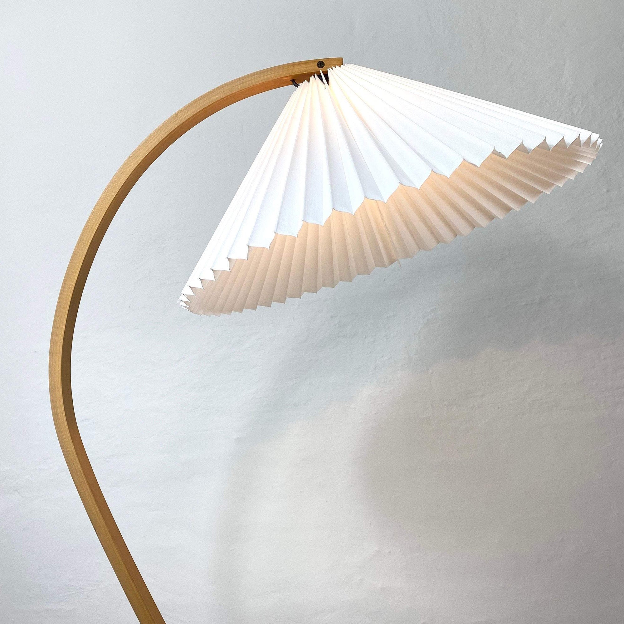Caprani Wooden Floor Lamp - Lumpaz