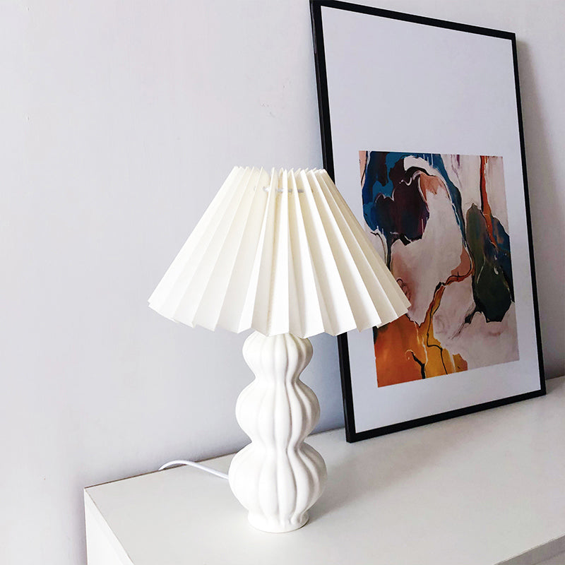 Luna Pleated Table Lamp - Lumpaz