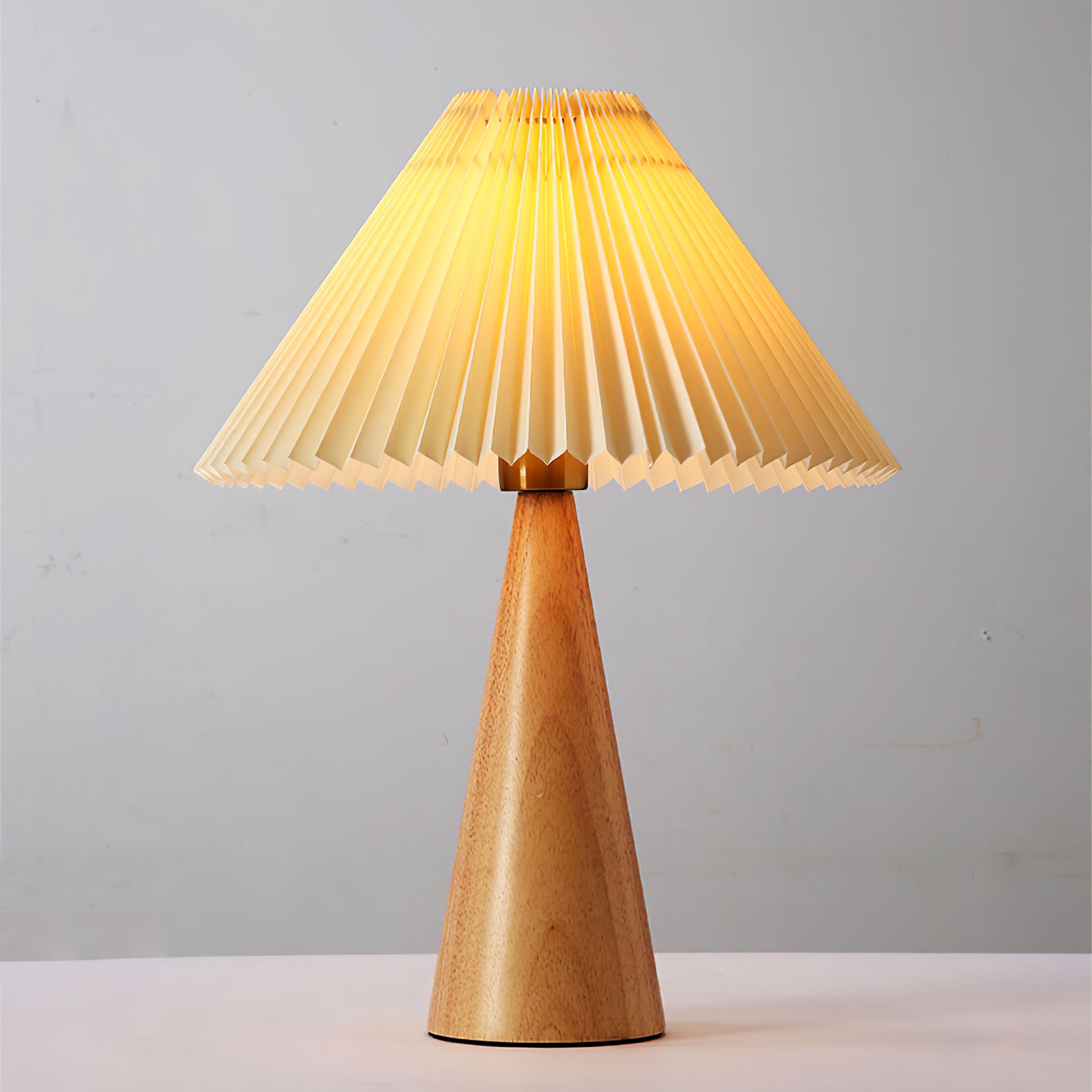 Stringer Table Lamp - Lumpaz