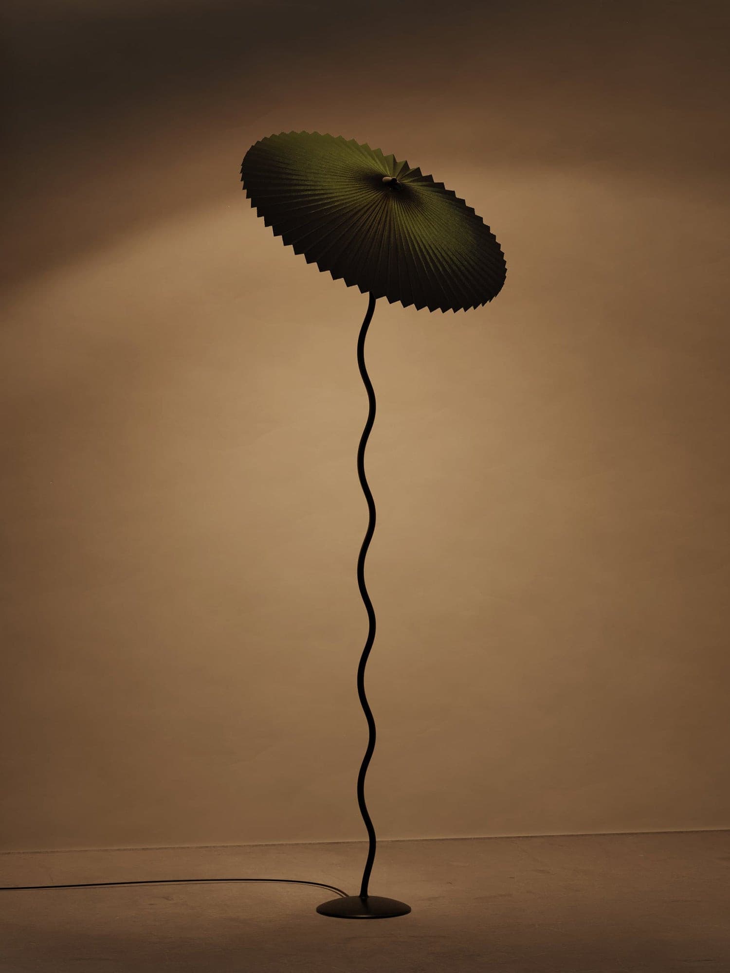 Wiggly Pleated Floor Lamp - Lumpaz