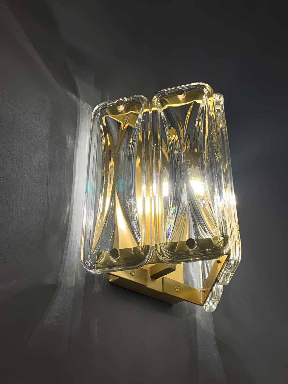 Triangular Glass Wall Light - Lumpaz