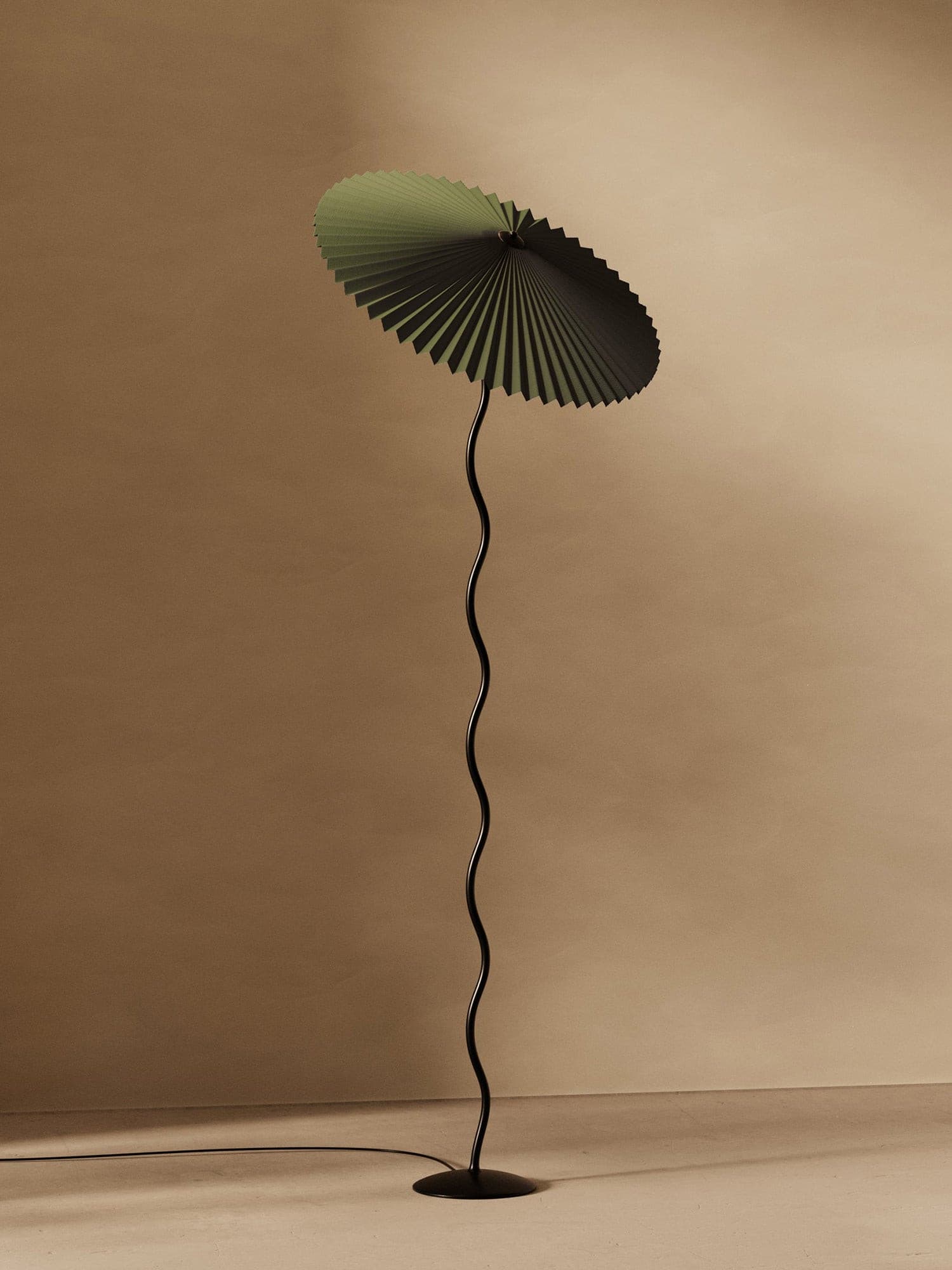 Wiggly Pleated Floor Lamp - Lumpaz