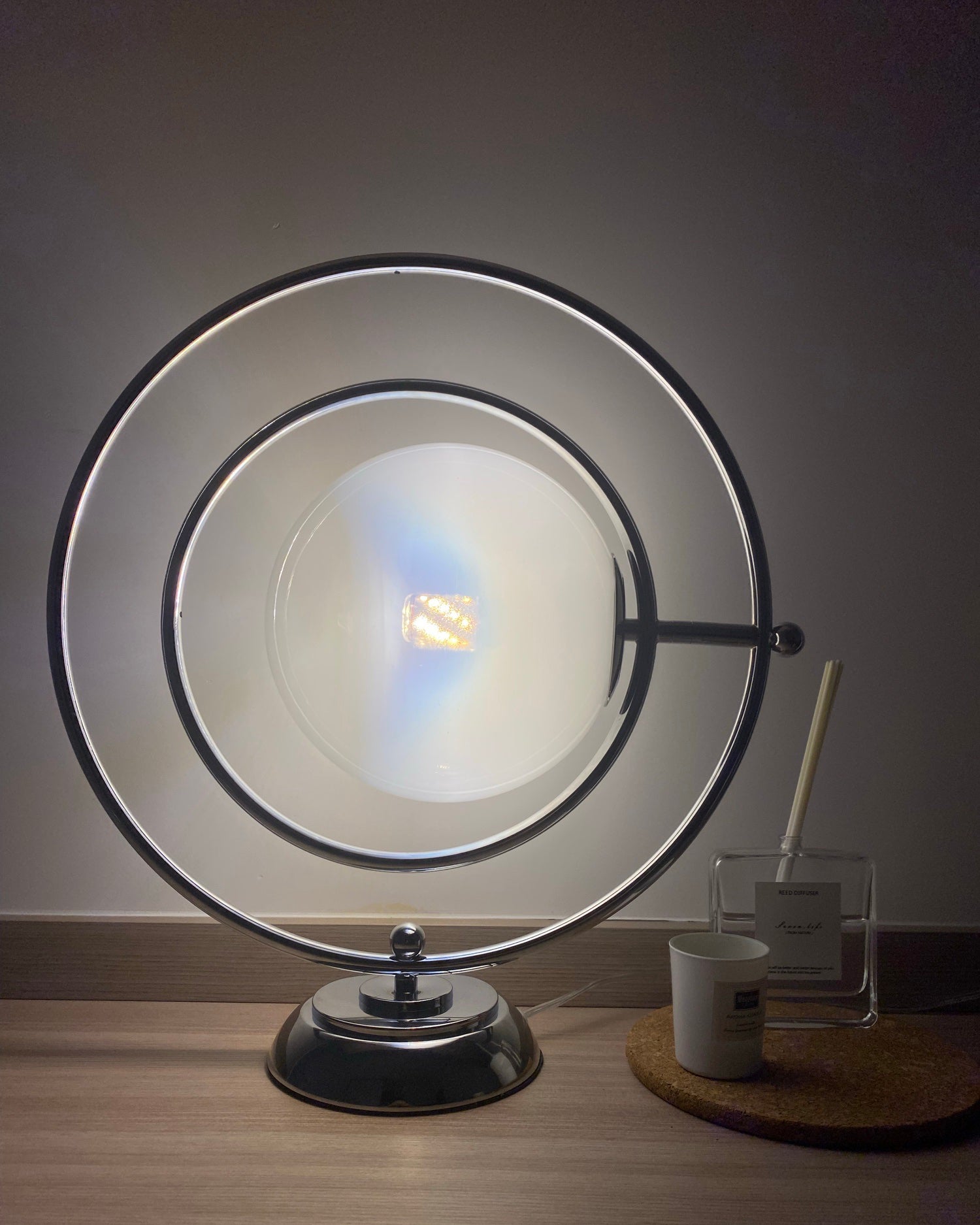 Planet Table Lamp - Lumpaz