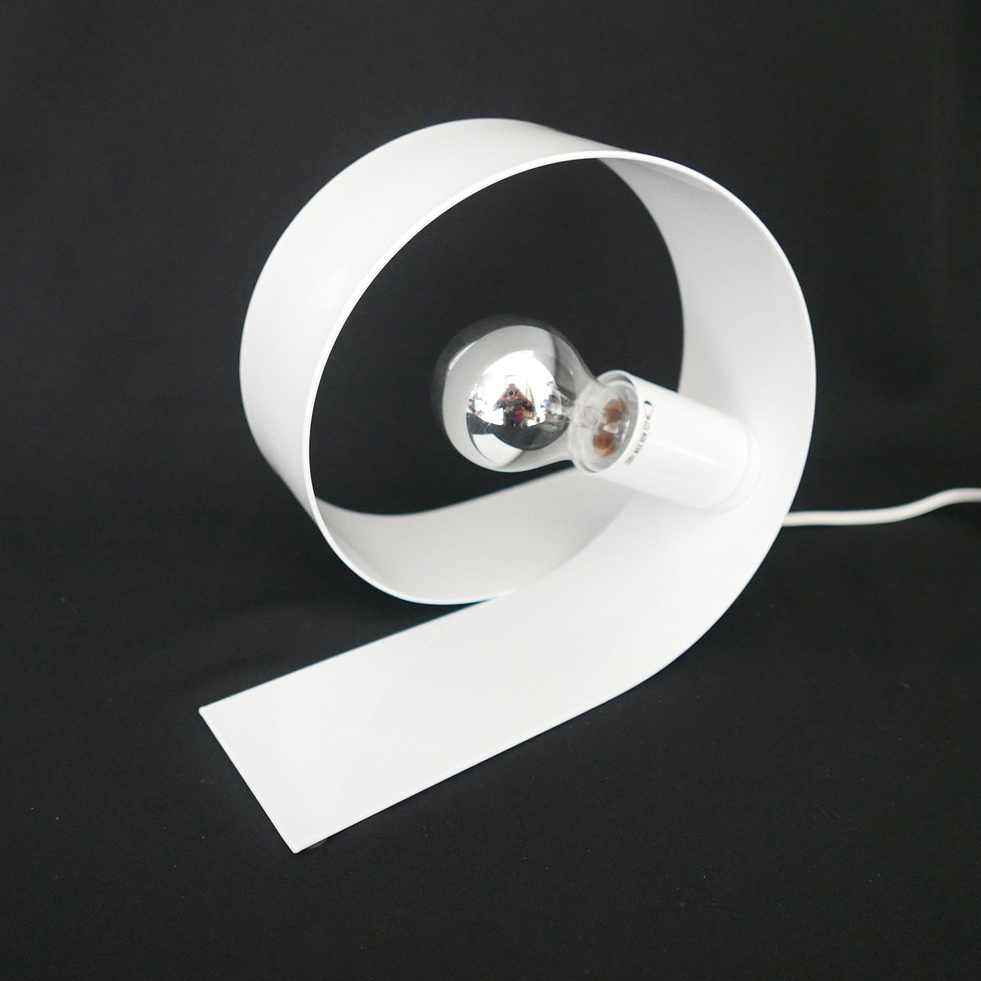Looping Table Lamp - Lumpaz