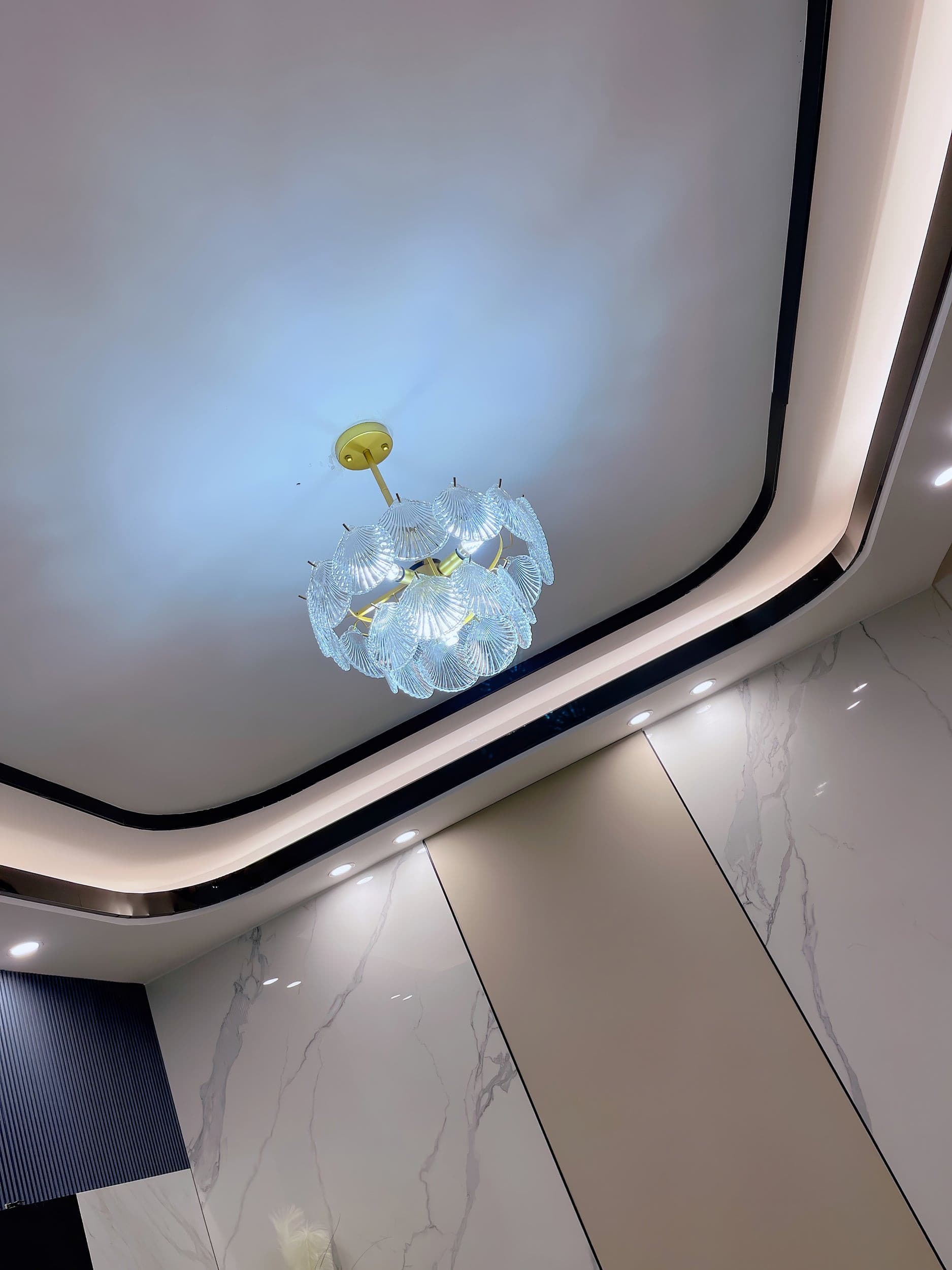 Shell Glass Chandelier - Lumpaz