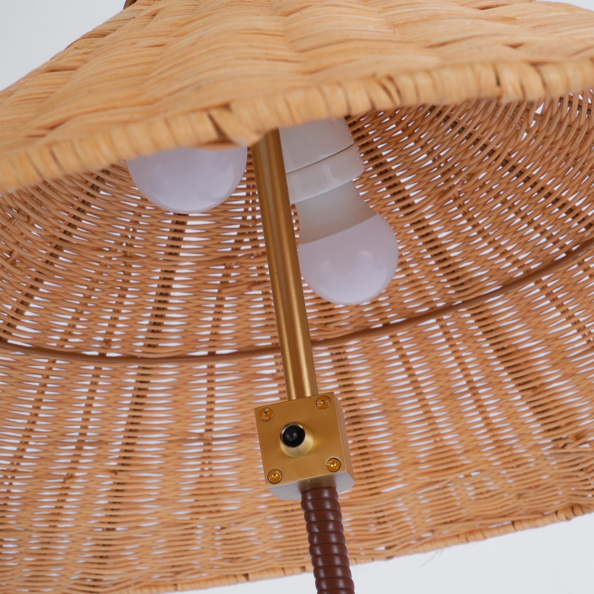 Chinese Hat  Floor Lamp - Lumpaz