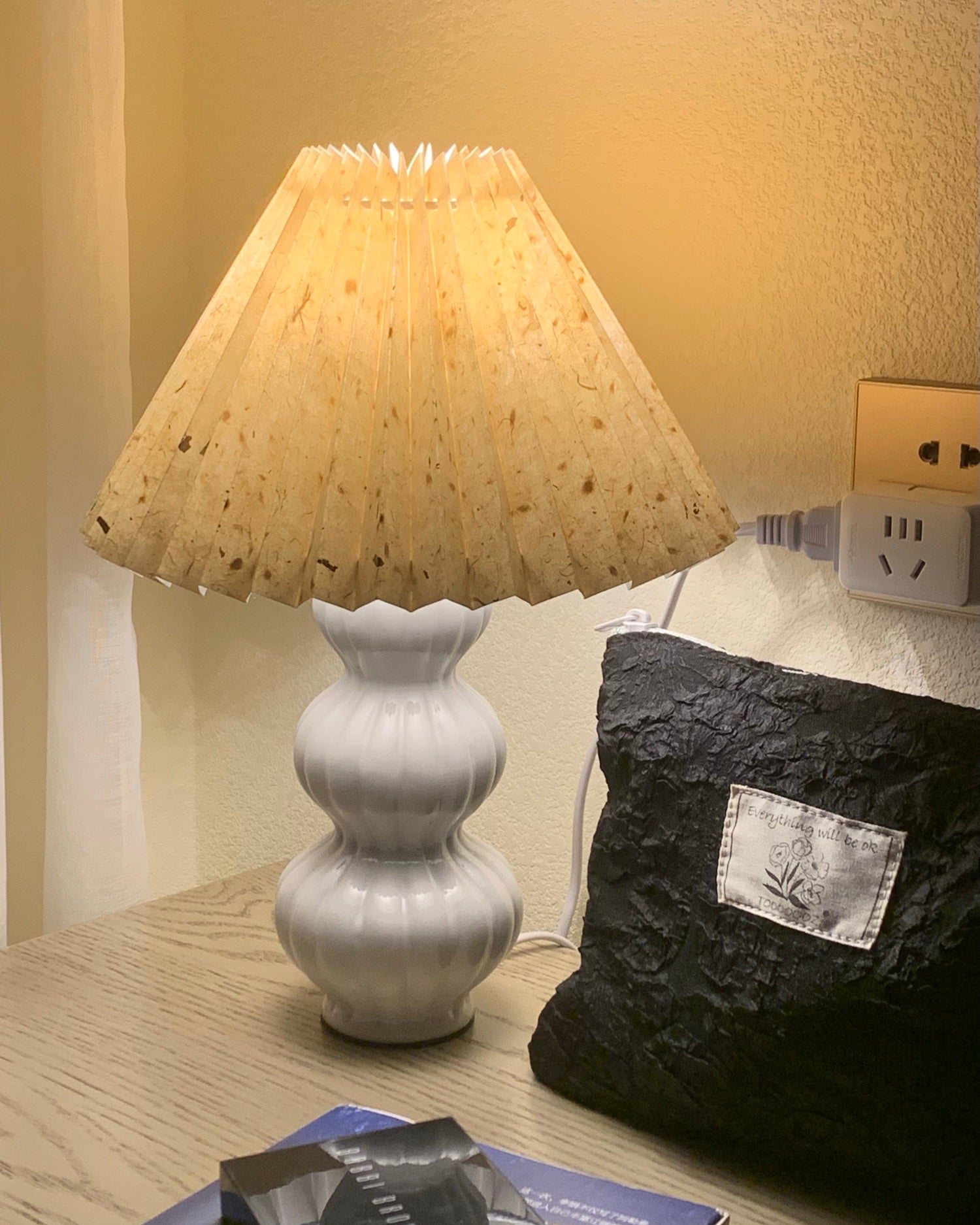 Luna Pleated Table Lamp - Lumpaz
