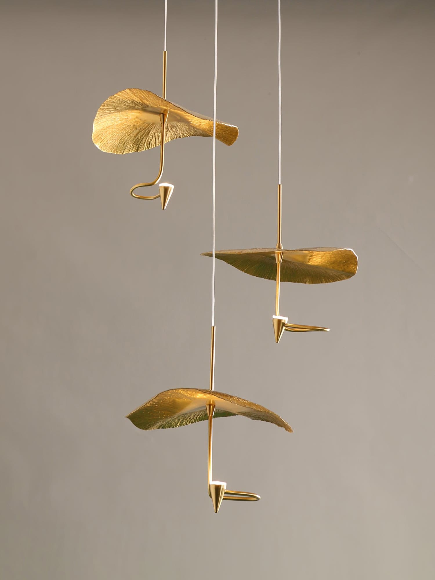 Lotus Leaf Chandelier - Lumpaz