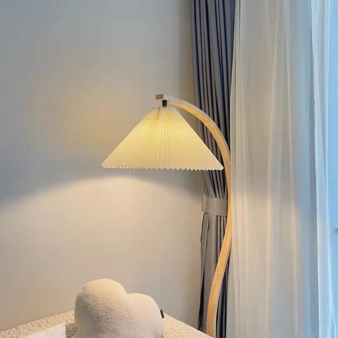 Caprani Wooden Floor Lamp - Lumpaz