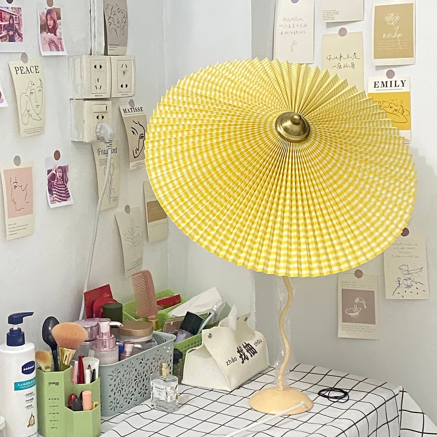 Wiggly Pleated Table Lamp - Lumpaz