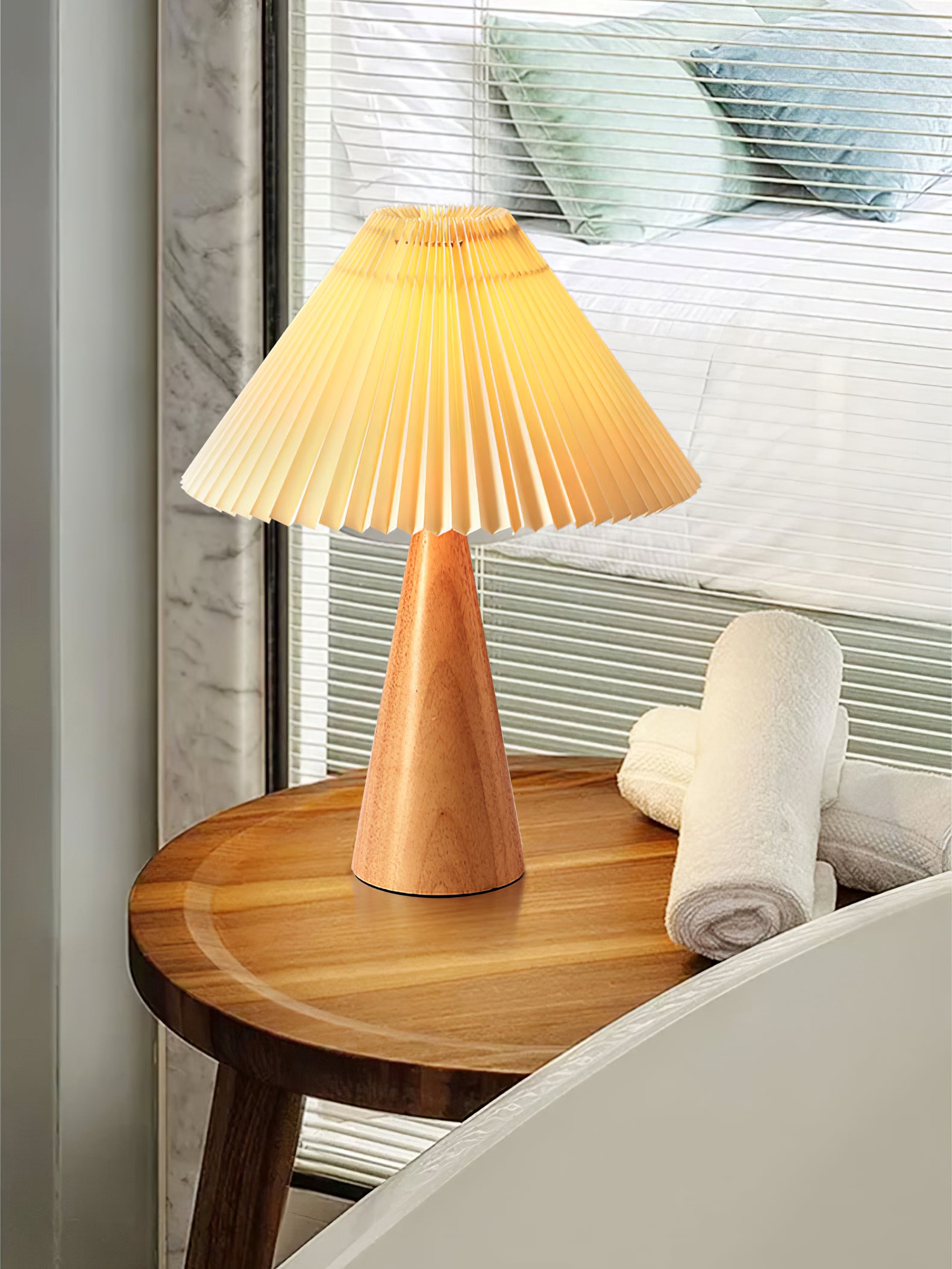 Stringer Table Lamp - Lumpaz
