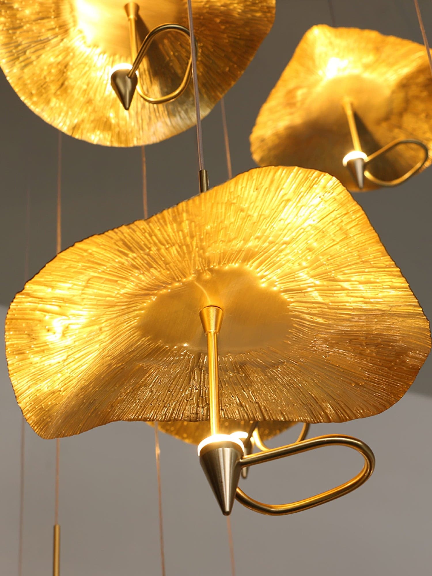 Lotus Leaf Chandelier - Lumpaz