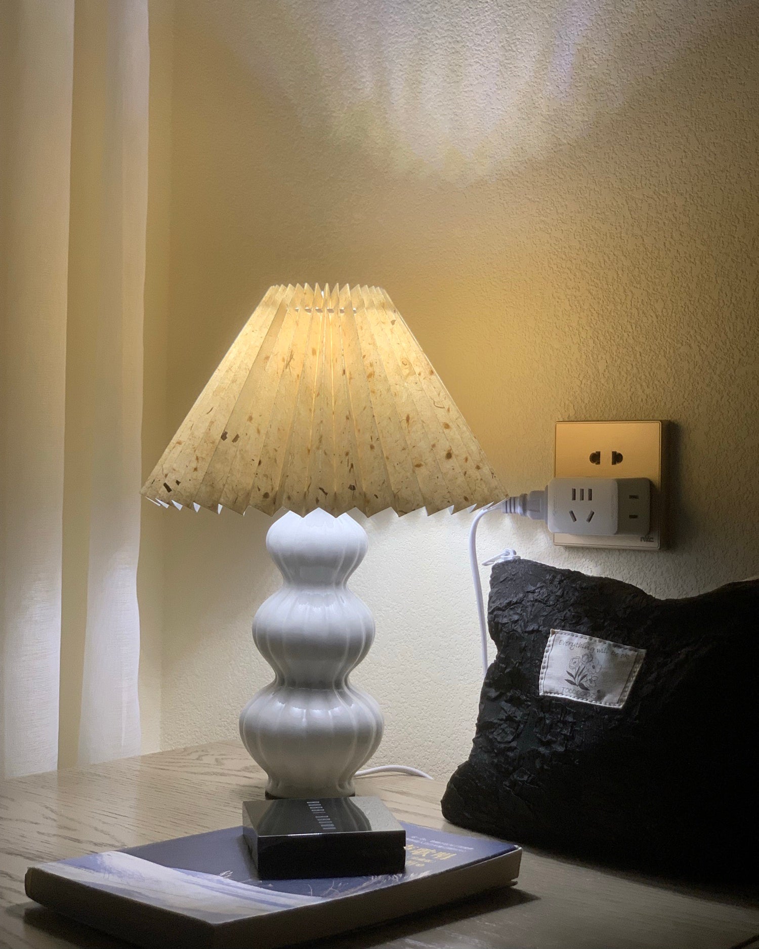 Luna Pleated Table Lamp - Lumpaz