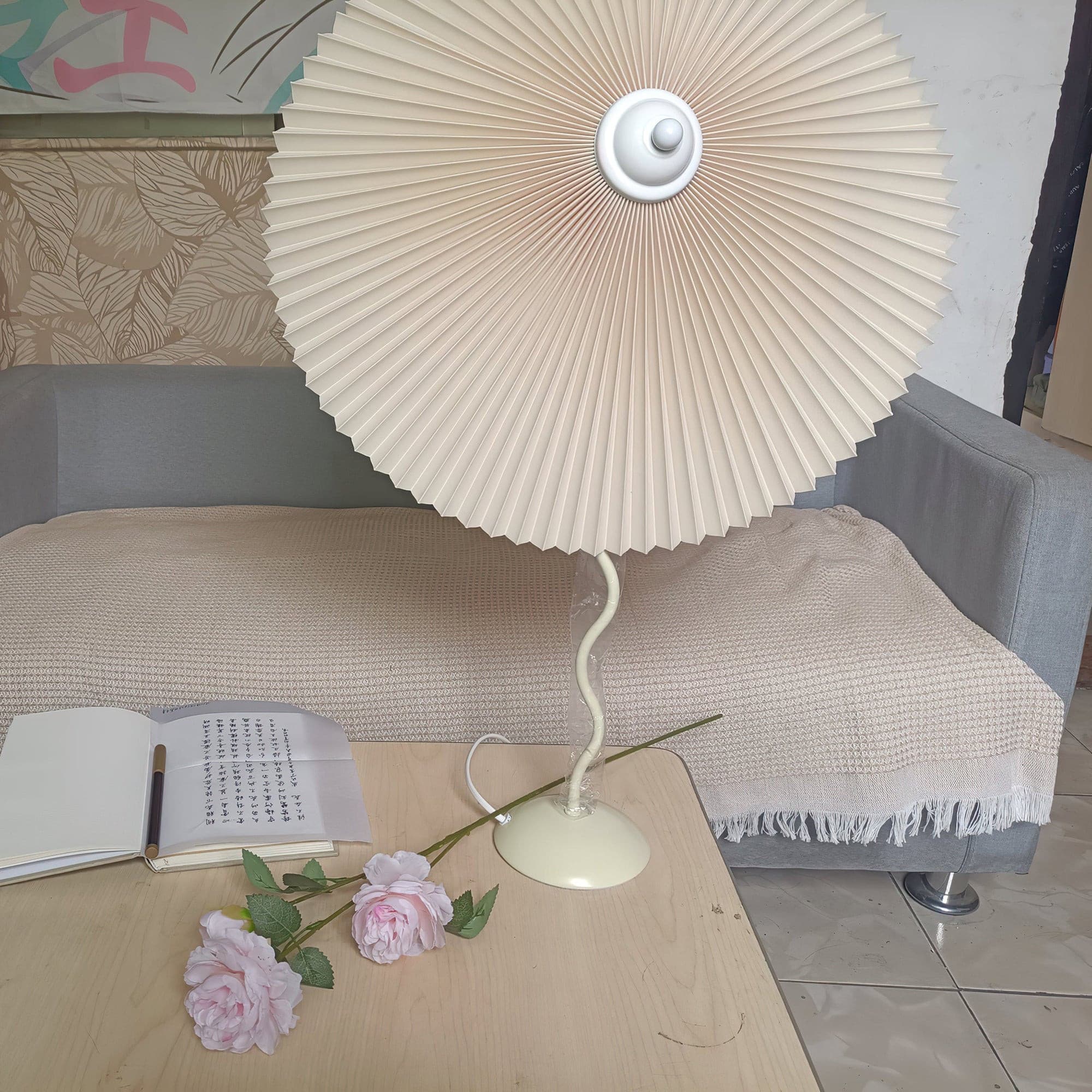 Wiggly Pleated Table Lamp - Lumpaz