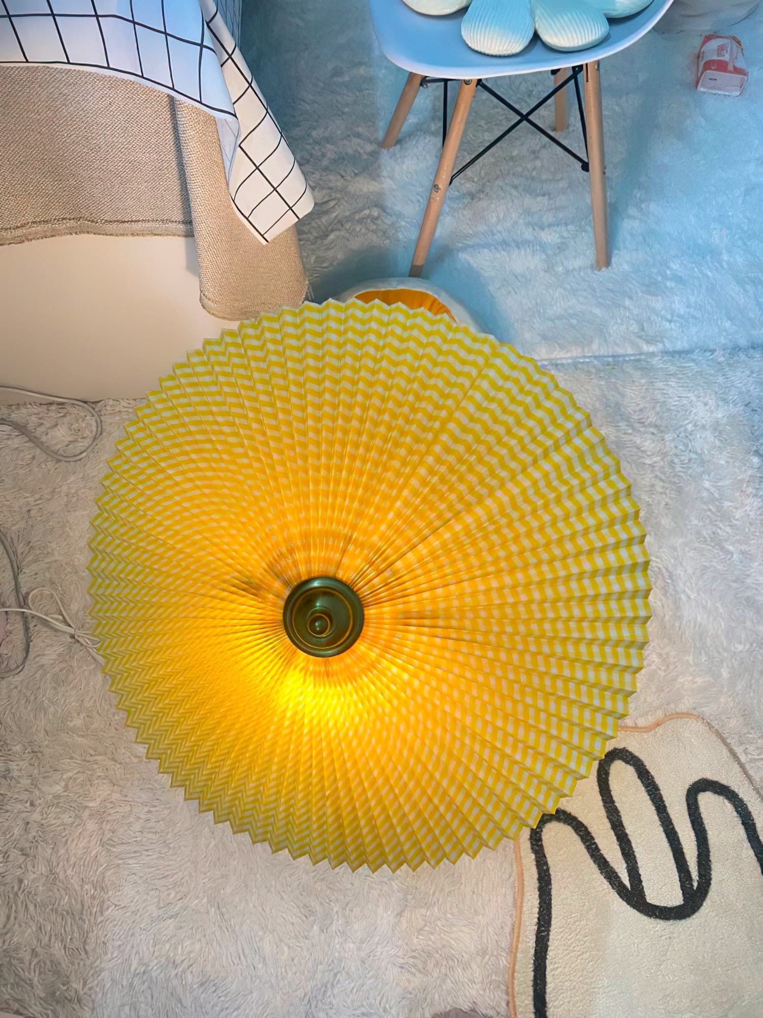 Wiggly Pleated Table Lamp - Lumpaz