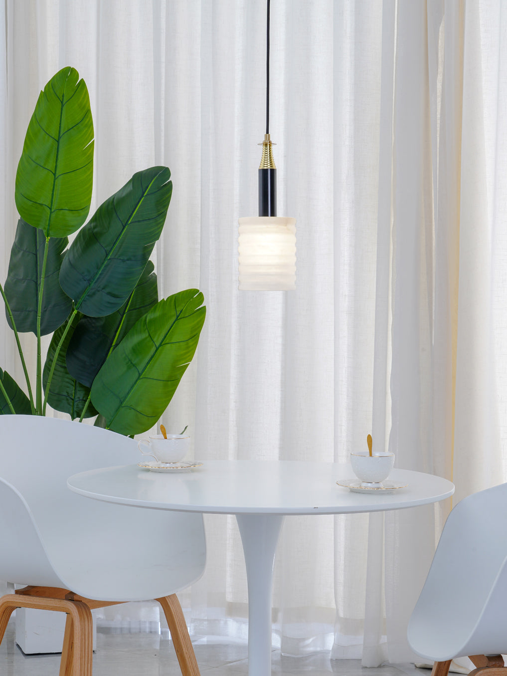 Alabaster Pendant Lamp - Lumpaz