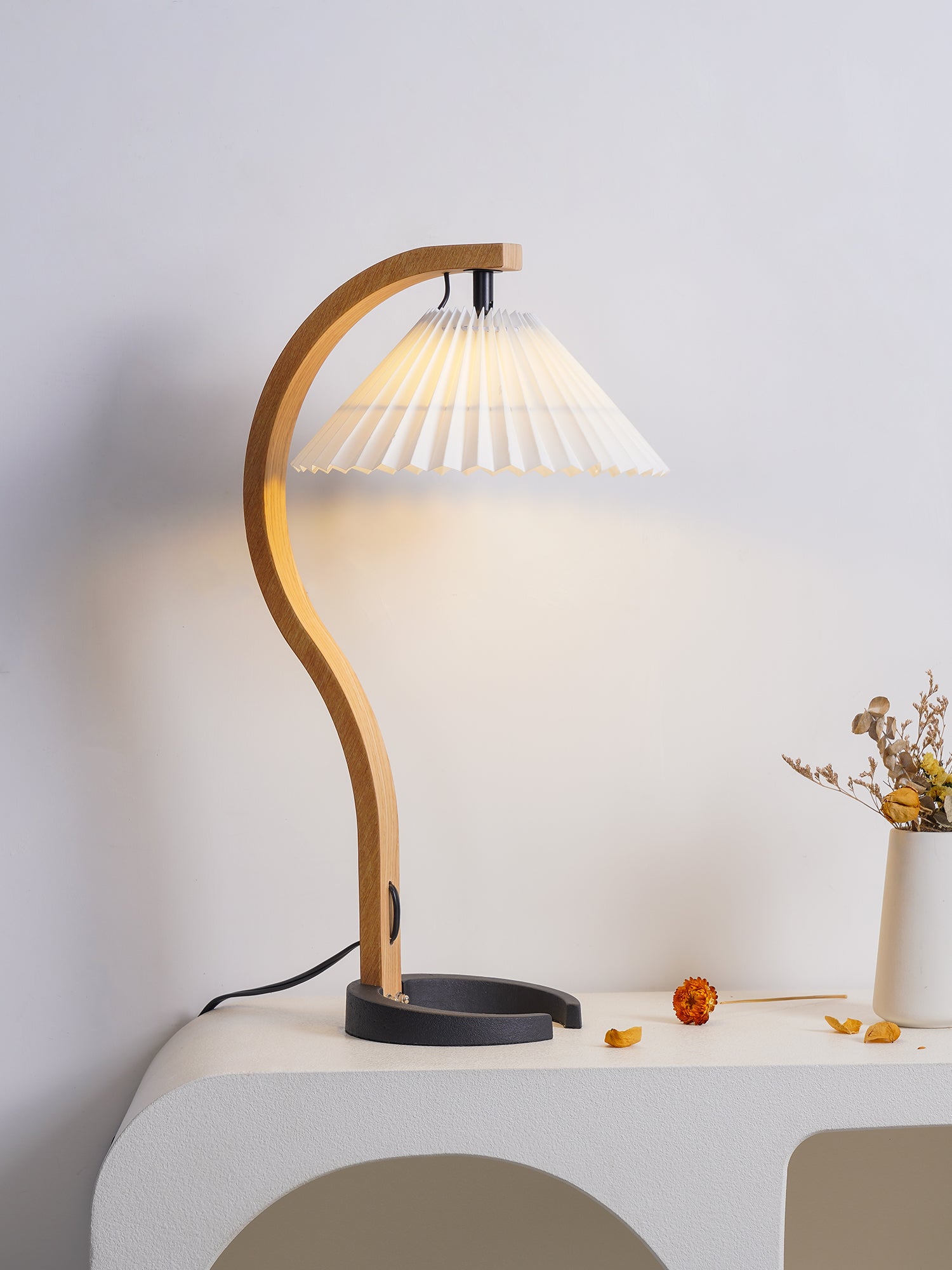 Caprani Wooden Table Lamp - Lumpaz