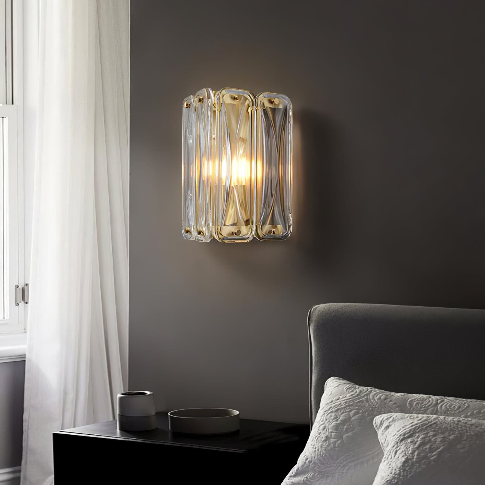 Triangular Glass Wall Light - Lumpaz