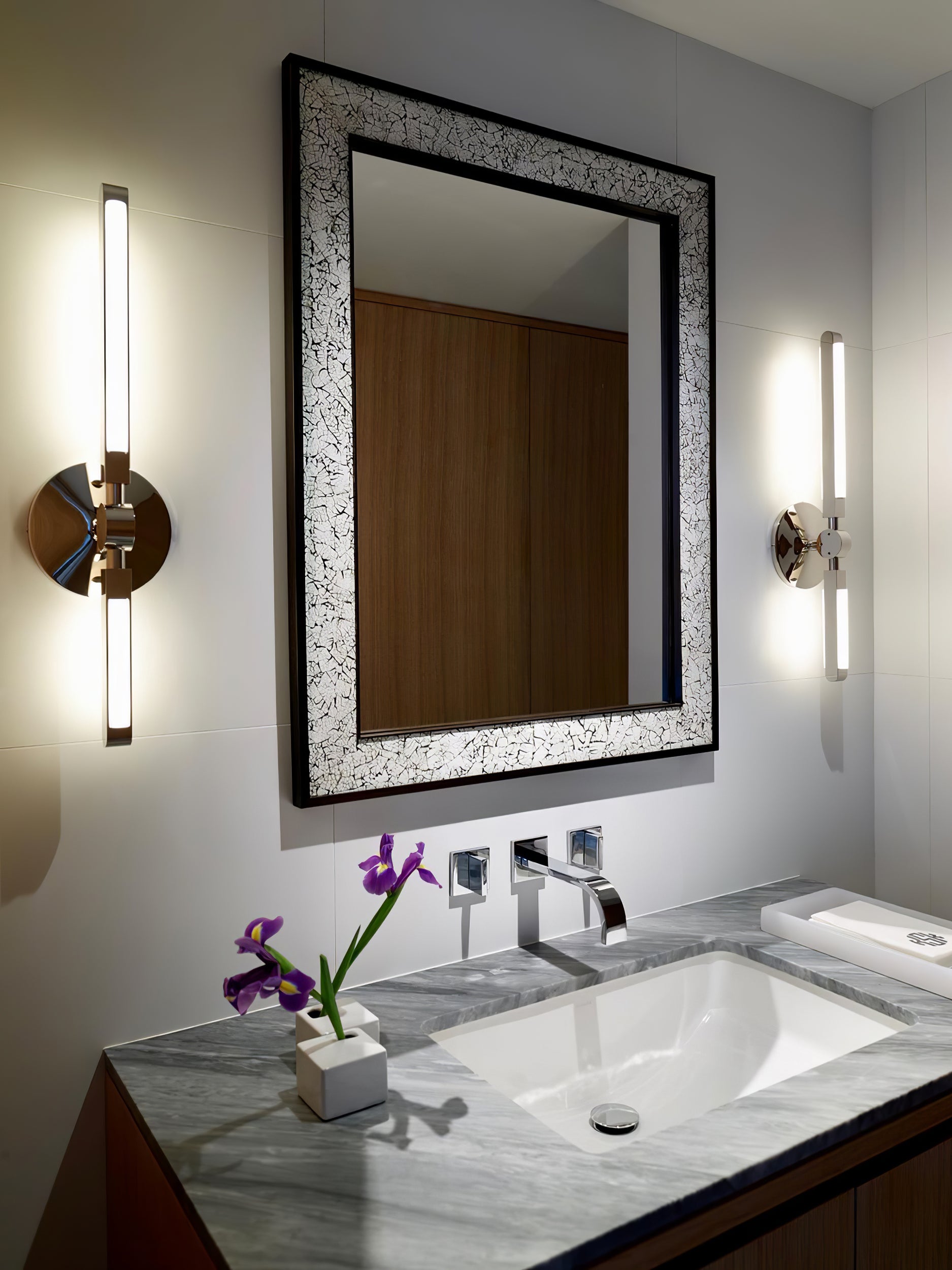 Visual Linear Wall Lamp - Lumpaz