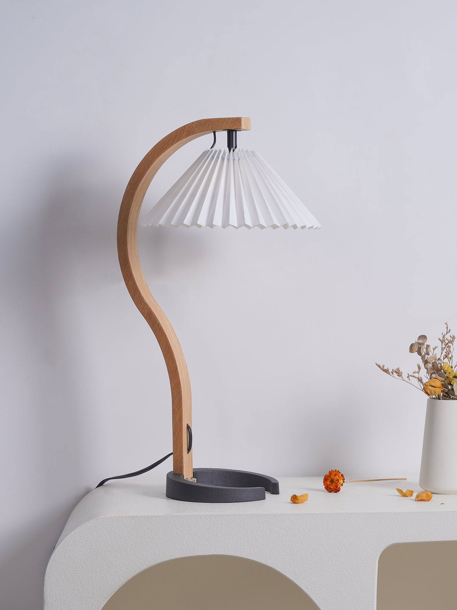 Caprani Wooden Table Lamp - Lumpaz