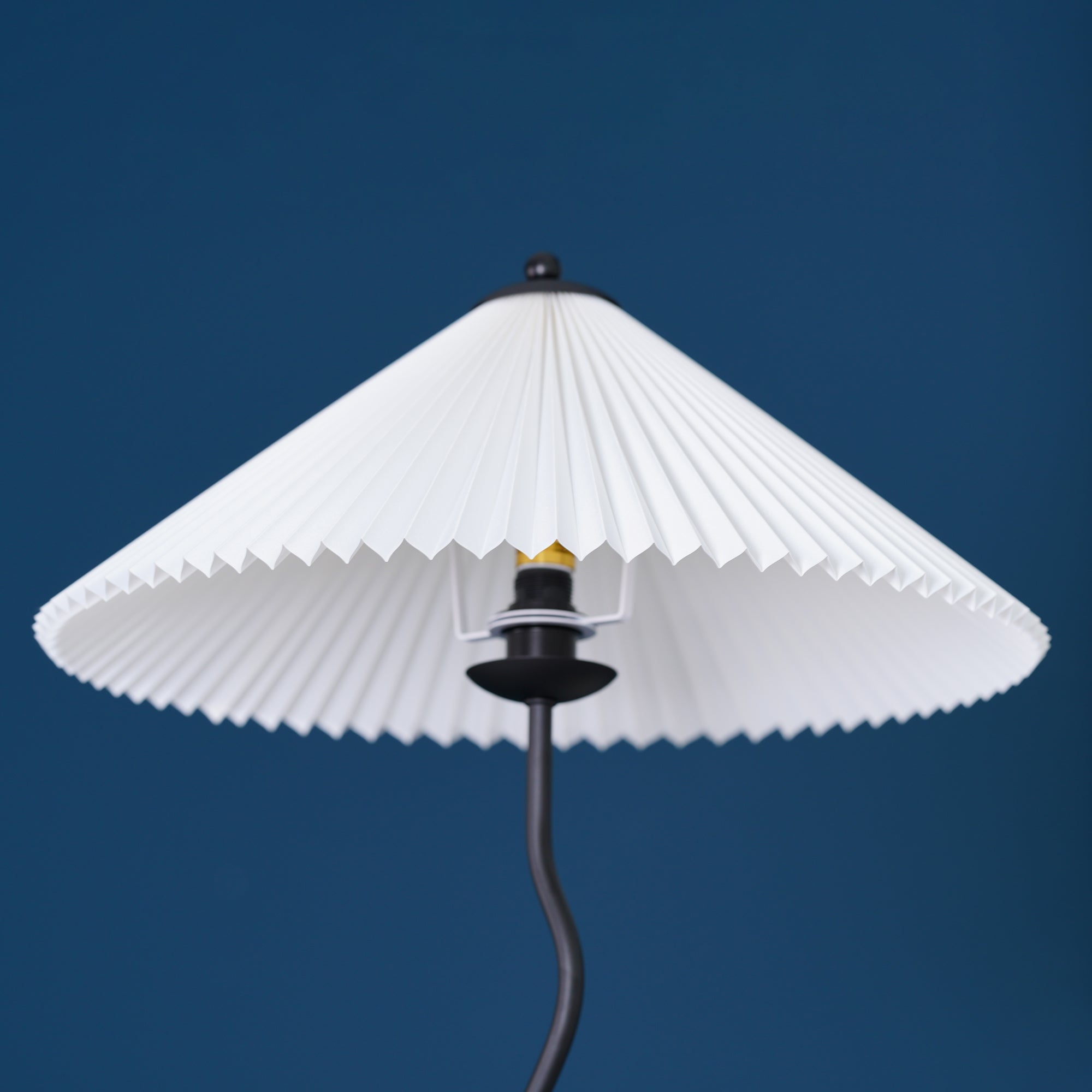 Wiggly Pleated Floor Lamp - Lumpaz