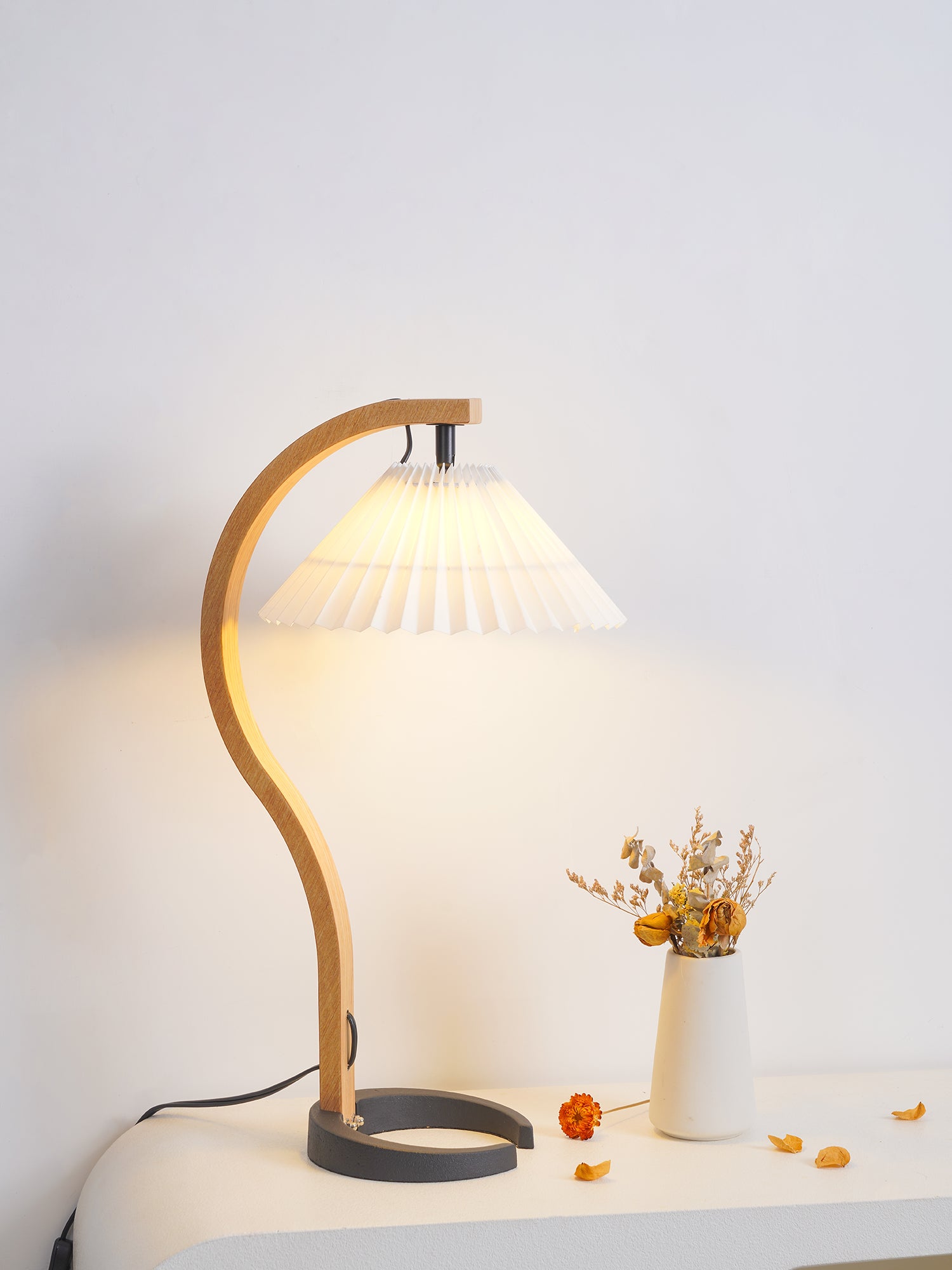 Caprani Wooden Table Lamp - Lumpaz