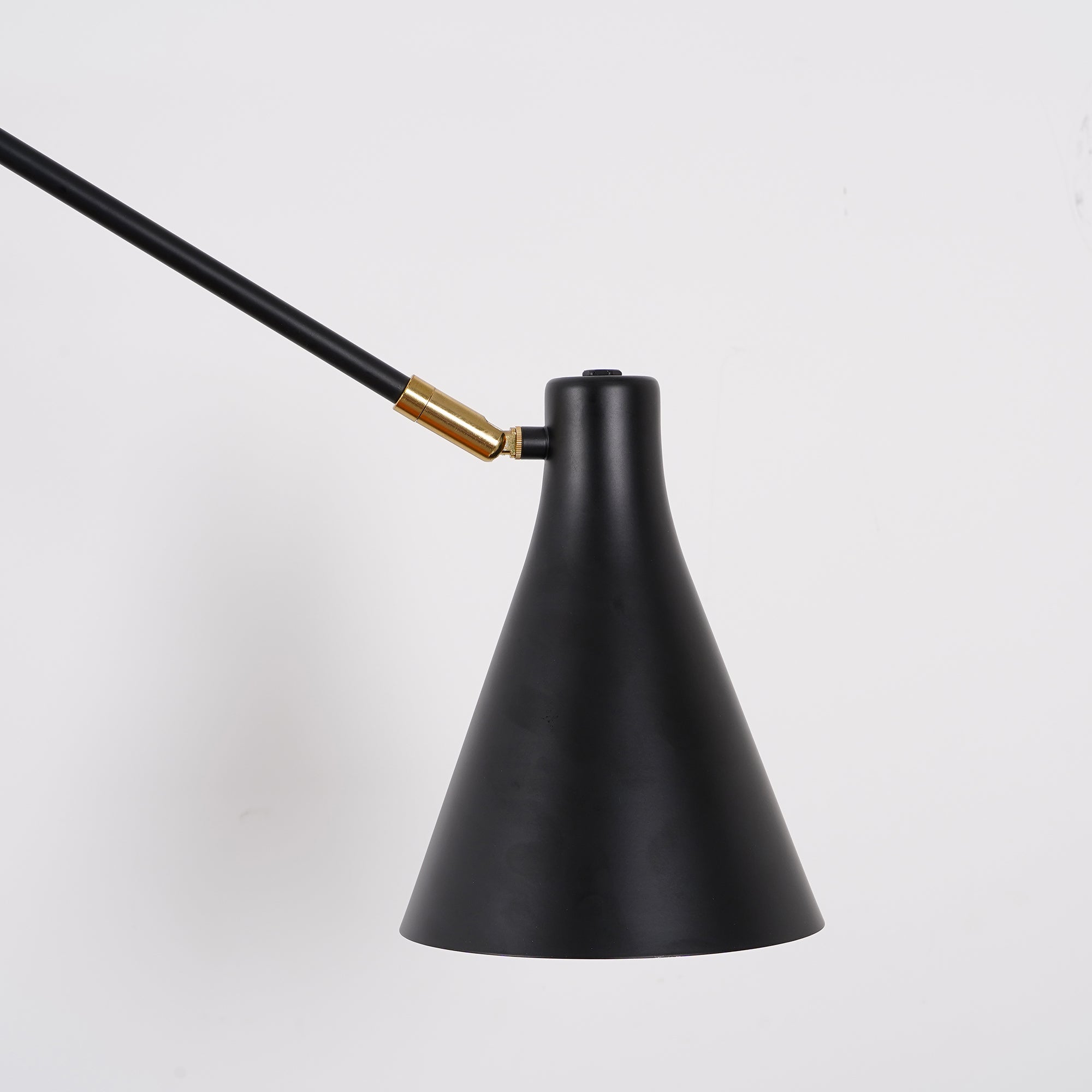Jameson Adjustable Wall Lamp - Lumpaz