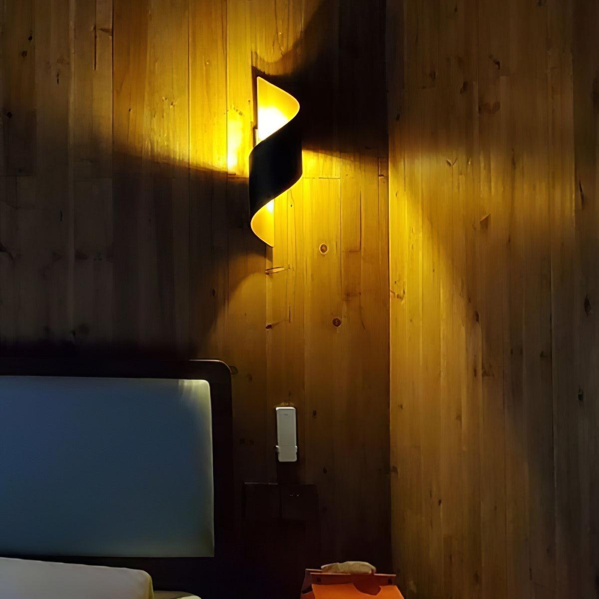 Helix Wall Lamp - Lumpaz