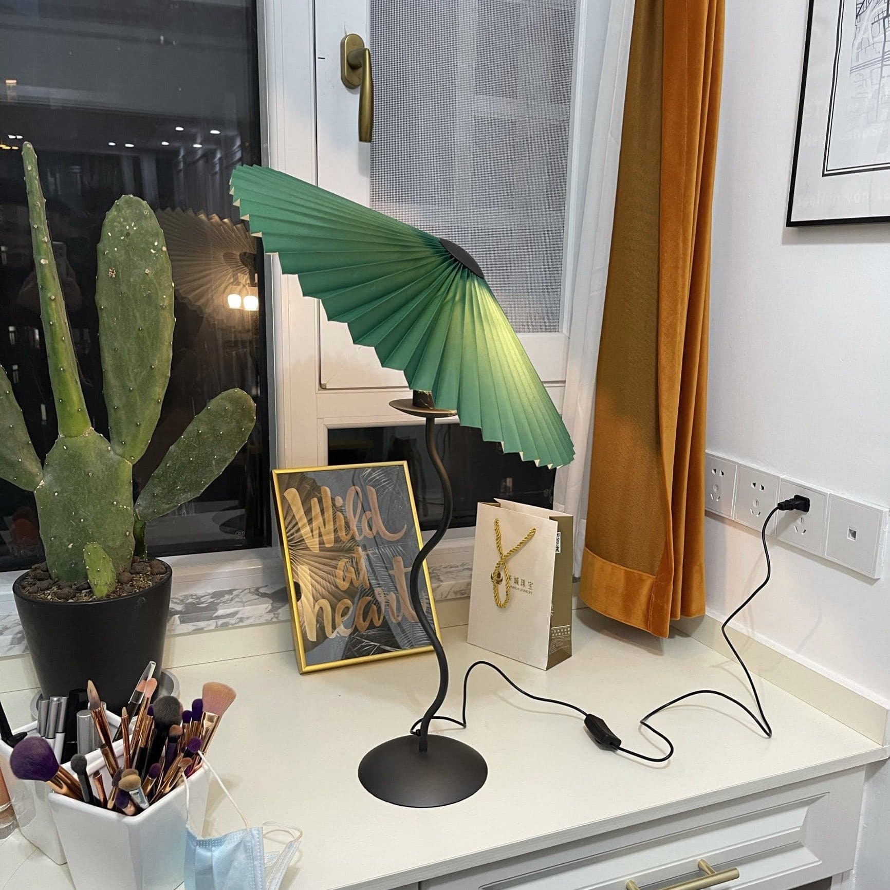 Wiggly Pleated Table Lamp - Lumpaz