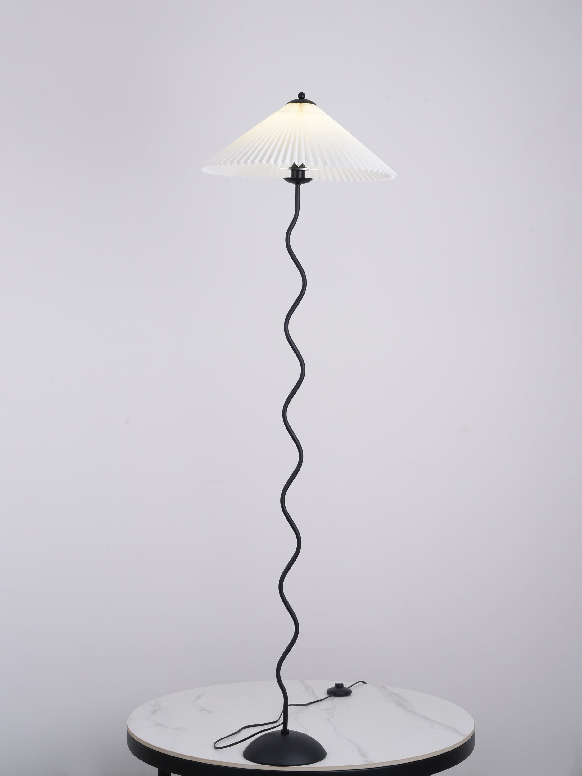 Wiggly Pleated Floor Lamp - Lumpaz