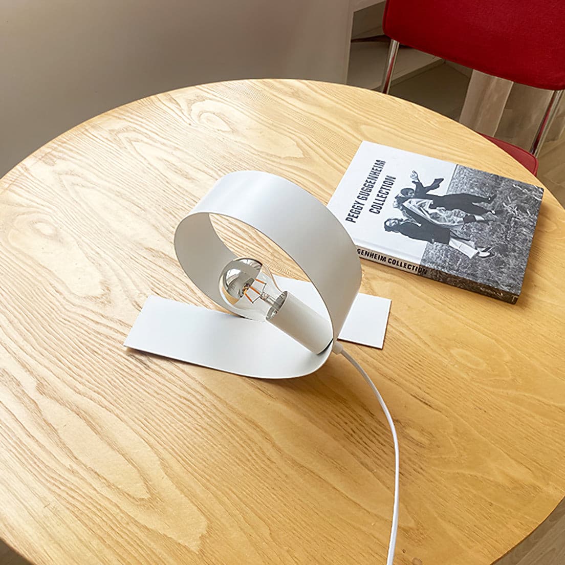 Looping Table Lamp - Lumpaz