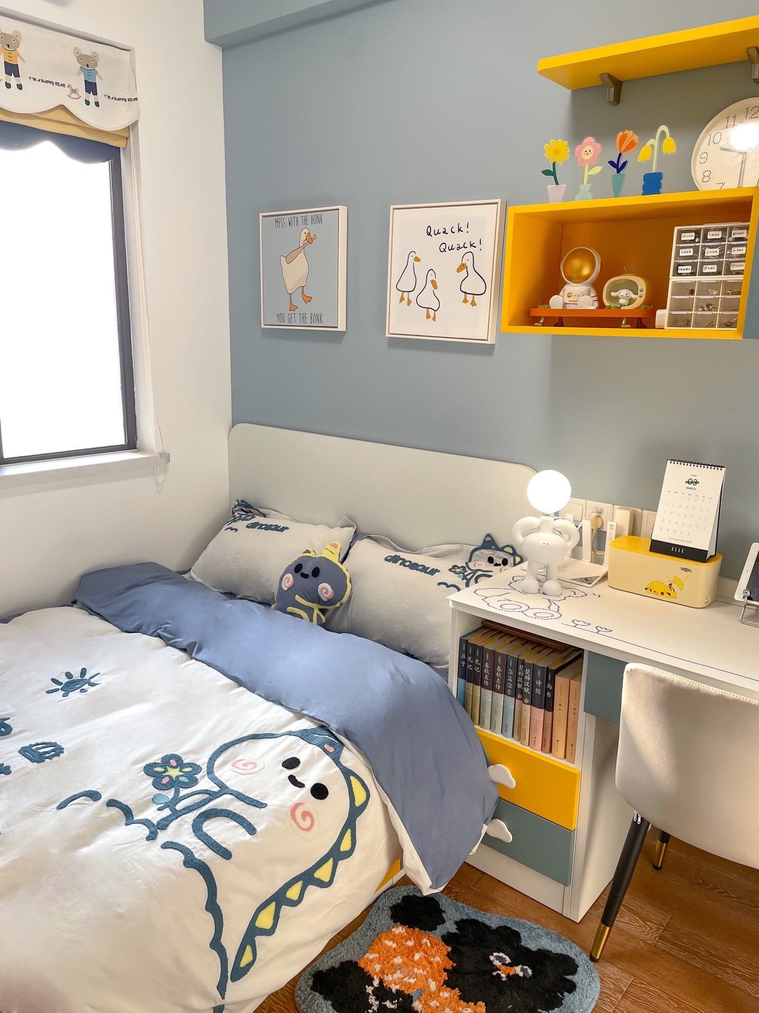 Resin Robot Table Lamp - Lumpaz