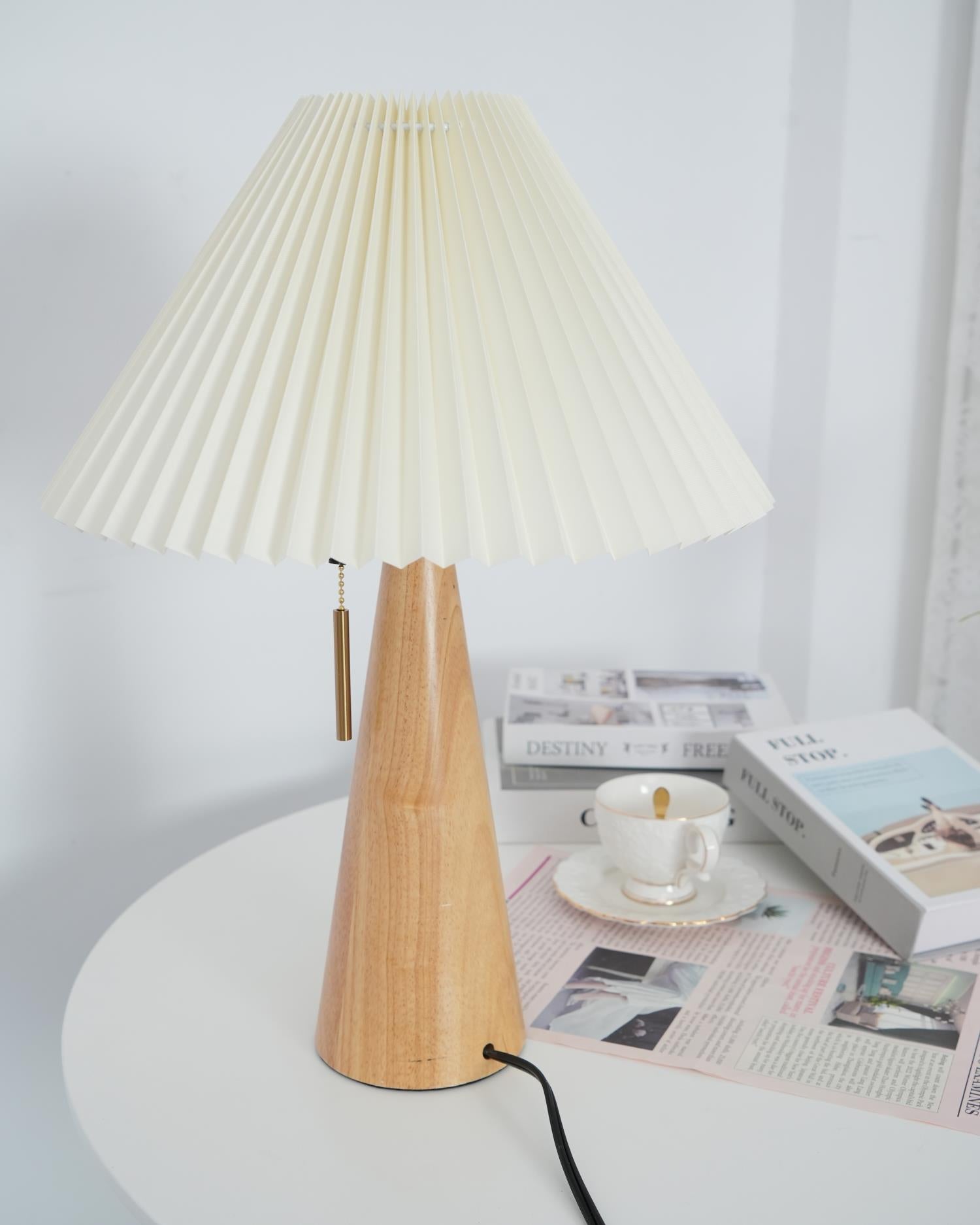 Stringer Table Lamp - Lumpaz