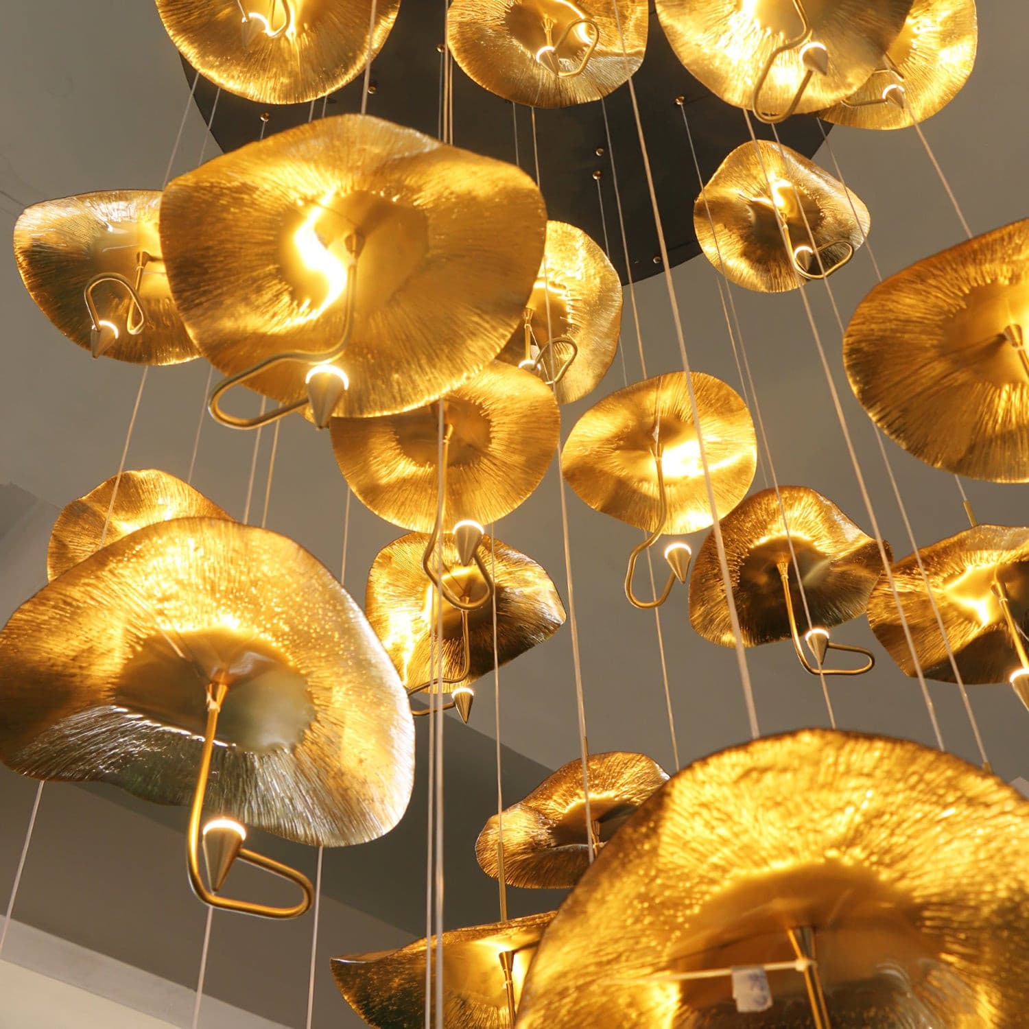 Lotus Leaf Chandelier - Lumpaz